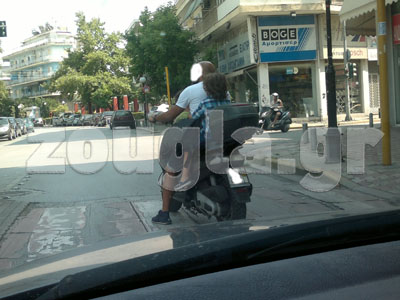 Τρικάβαλο με τα παιδιά του…